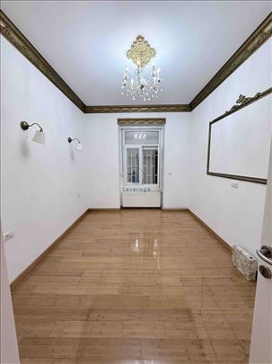 Trg Republike, Zmaj Jovina, 47 m2