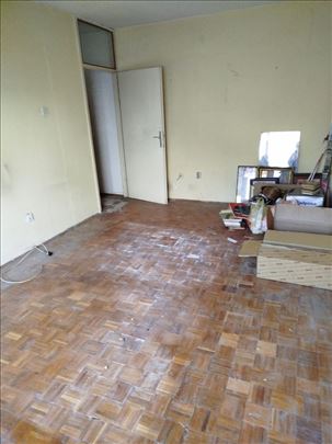 Uknjizen stan ,39m2 Gandijeva