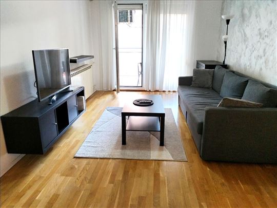 2.0 Apartman sa Garažom