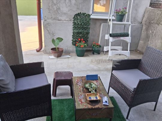 Borča, dvoiposoban stan