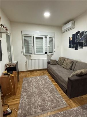 Borča,kod Šopija,1-0,prvi sprat,28kvm,eg