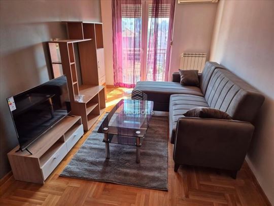 Crveni krst, Lux 2.5 stan sa garažom ID#8580