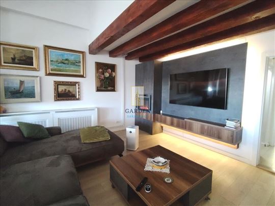 Dupleks stan u Golf naselju – renoviran