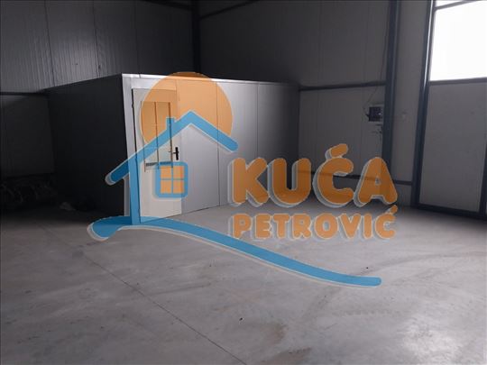 Izaje se hala u naselju Deveti maj, 853m2!