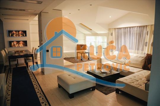 Izdaje se lux stan na Ledenoj steni, 106m2