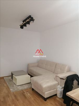 📢 Izdaje se moderan dvosoban stan – Centar