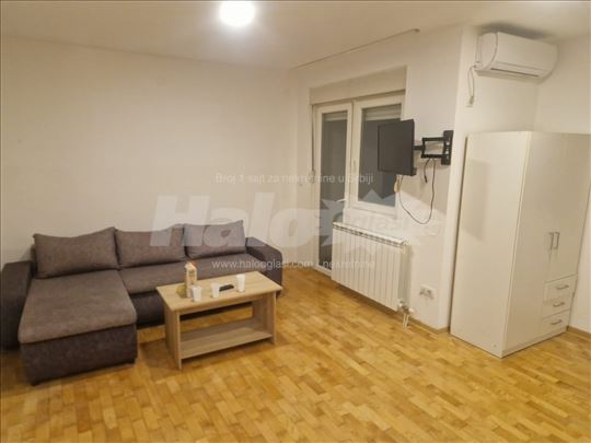 Izdajem garsonjeru u Batajnici