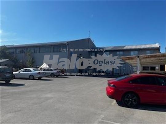 Magacin kancelarije 940m2  Auto put za N.Sad br.81