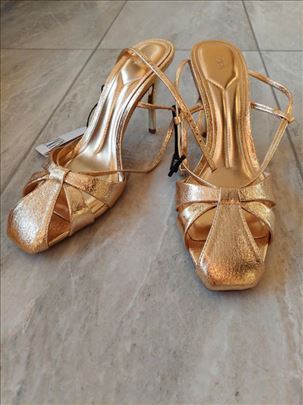 Nove zlatne Zara sandale