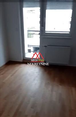 📢 Potpuno nov jednoiposoban stan – Petrovaradin