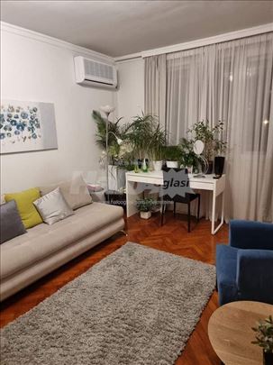 Prodaje se stan od 40m2 na Karaburmi