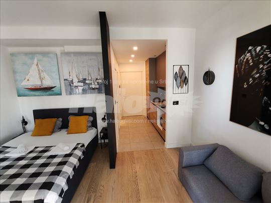 Simfonija 2, BW, 29.7m2, 5sp, pogled na reku