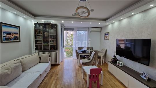 Trosoban stan na prodaju, Lion, 64m²