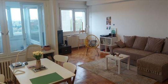 2.0 adaptibilan u dvoiposoban cena sa namestajem