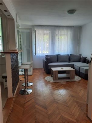 Braće Jerković, renoviran, namešten, javni parking