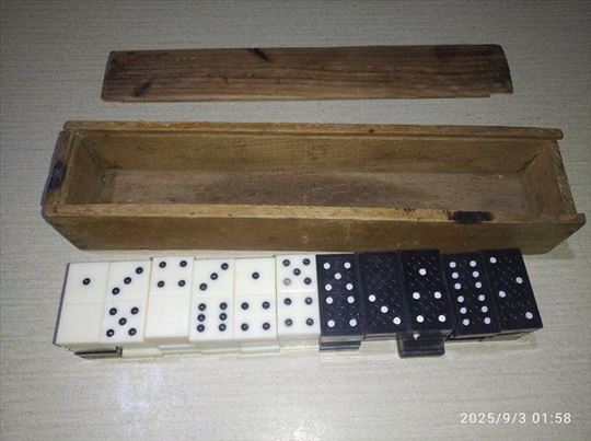 Domine 55 kom u drvenoj kutiji