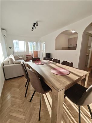 Fantastičan. Renoviran. Svetao. Blizu West 65&Save