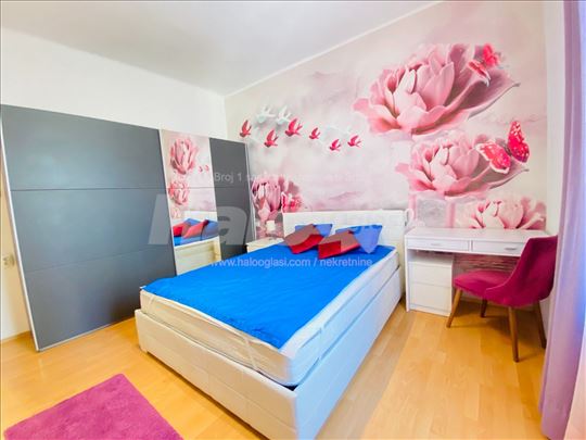 Iza Hrama 1,5 renoviran stan 43 m2, I sprat