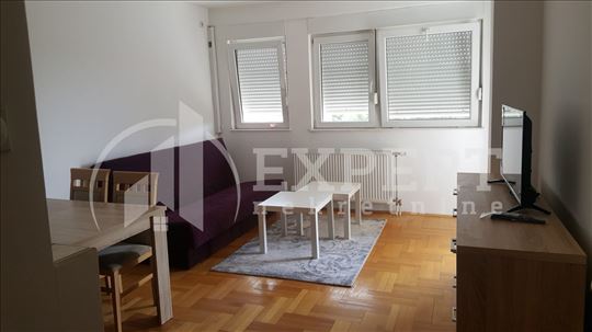 Izdaje se jednoiposoban stan kod Filozofskog Fakul