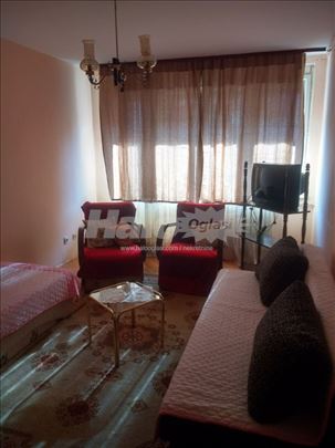 Izdaje se jednosoban stan na Paliluli, Niš