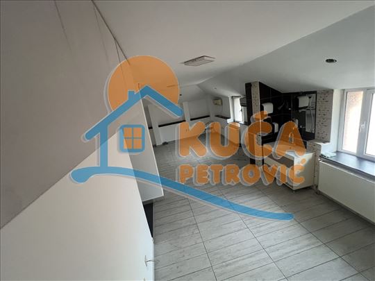 Izdaje se lokal na Crvenom pevcu!