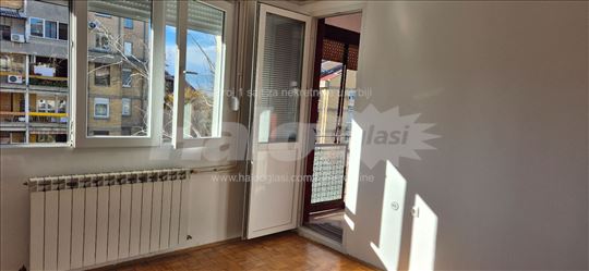 Izdajem prazan stan u Pozeskoj