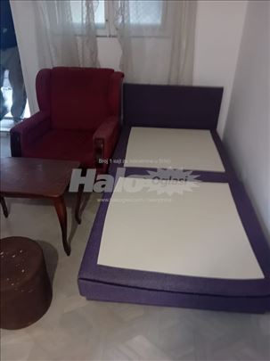 Izdajem zasebnu sobu sa kupatilom od 12m2