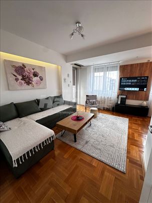 Komotan dvosoban stan, Dragiše Cvetković