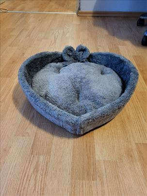 Krevet/ležaljka za mačke