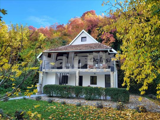 Kuća u Krčedinu - prirodni raj pored Dunava