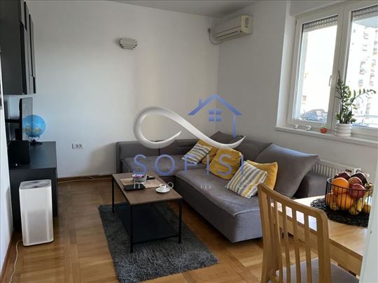 Novi Sad, Bulevar cara Lazara - Odličan dvosoban s