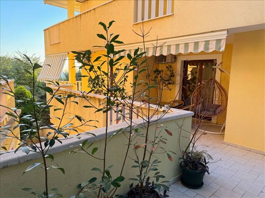 Odlicna investicija Petrovac