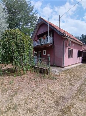 Pesak, vikendica od 146m2.