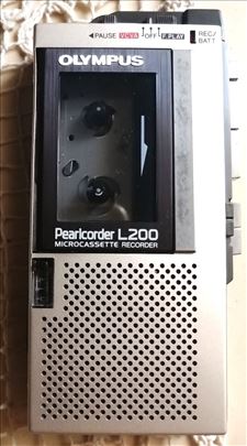 Profesionalni diktafon "Olympus" džepnog formata