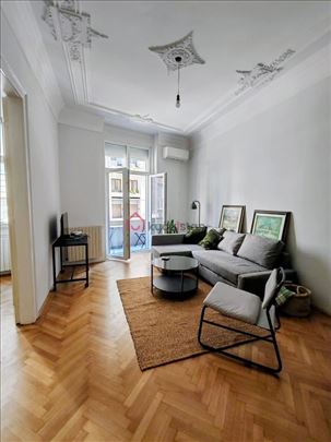 Renovated. Salon style. Prime Location. Kosovska