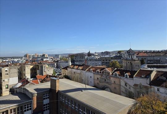 Renoviran salonac, panorama pogled