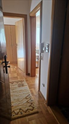 Stan 35m2, kod jezera