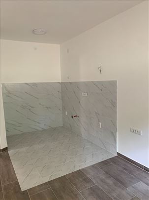 Stan u Kaluđerici — moze na kredit!