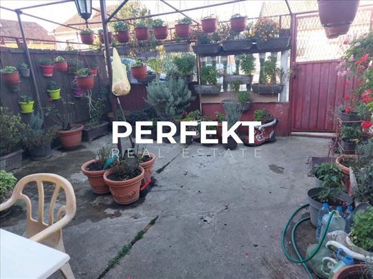 Stara Misa, prizemna dve stambene jedinice 44m2+ 5