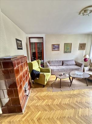 Trosoban stan 65m2 sa dvorištem na Zvezdari