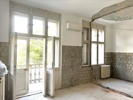 Salonski stan, odlična struktrura, retko u ponudi