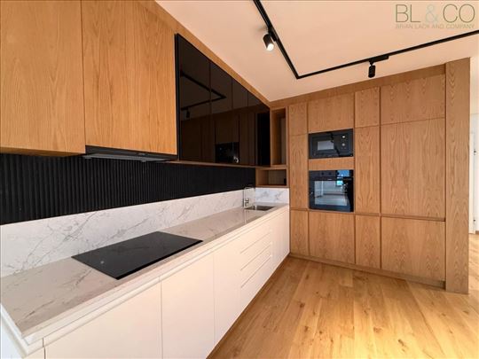 Fantastičan stan sa direktnim pogledom na hram