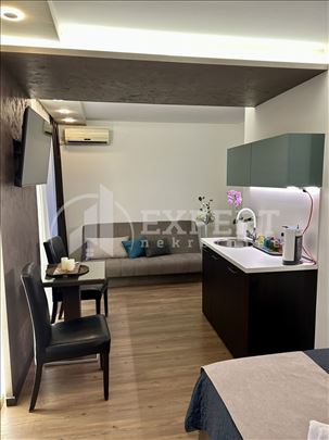 Izdaje se garsonjera u Durlanu preko puta Niteksa,