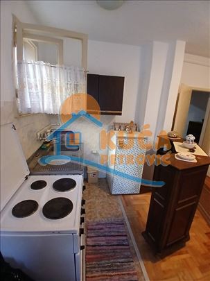 Izdaje se stan u kući