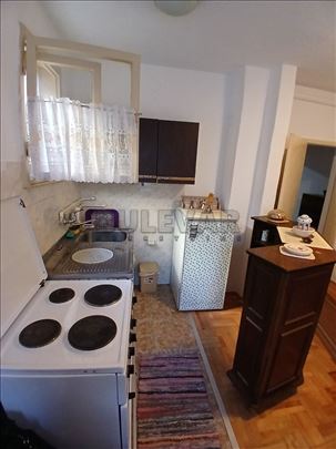 Izdaje se stan u kući