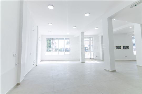 Lokal + 5 parking - Dedinje