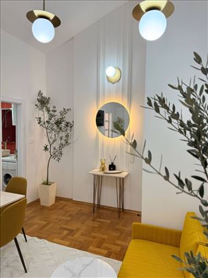 Moderan stan sa pogledom na more