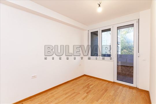 Na prodaju četvorosobni stan kod Čaira