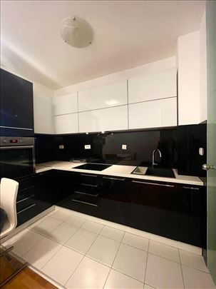 Namešten trosoban stan kod hale Pionir