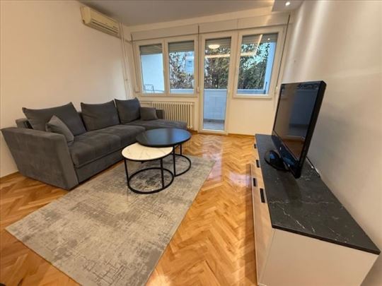 Novi Beograd-Blok 8-Dvosoban-Namešten ID#3086